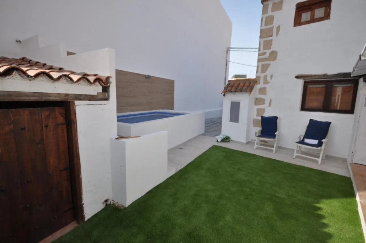 Сasa de vacaciones Casaruralarona Villa Valle de San Lorenzo